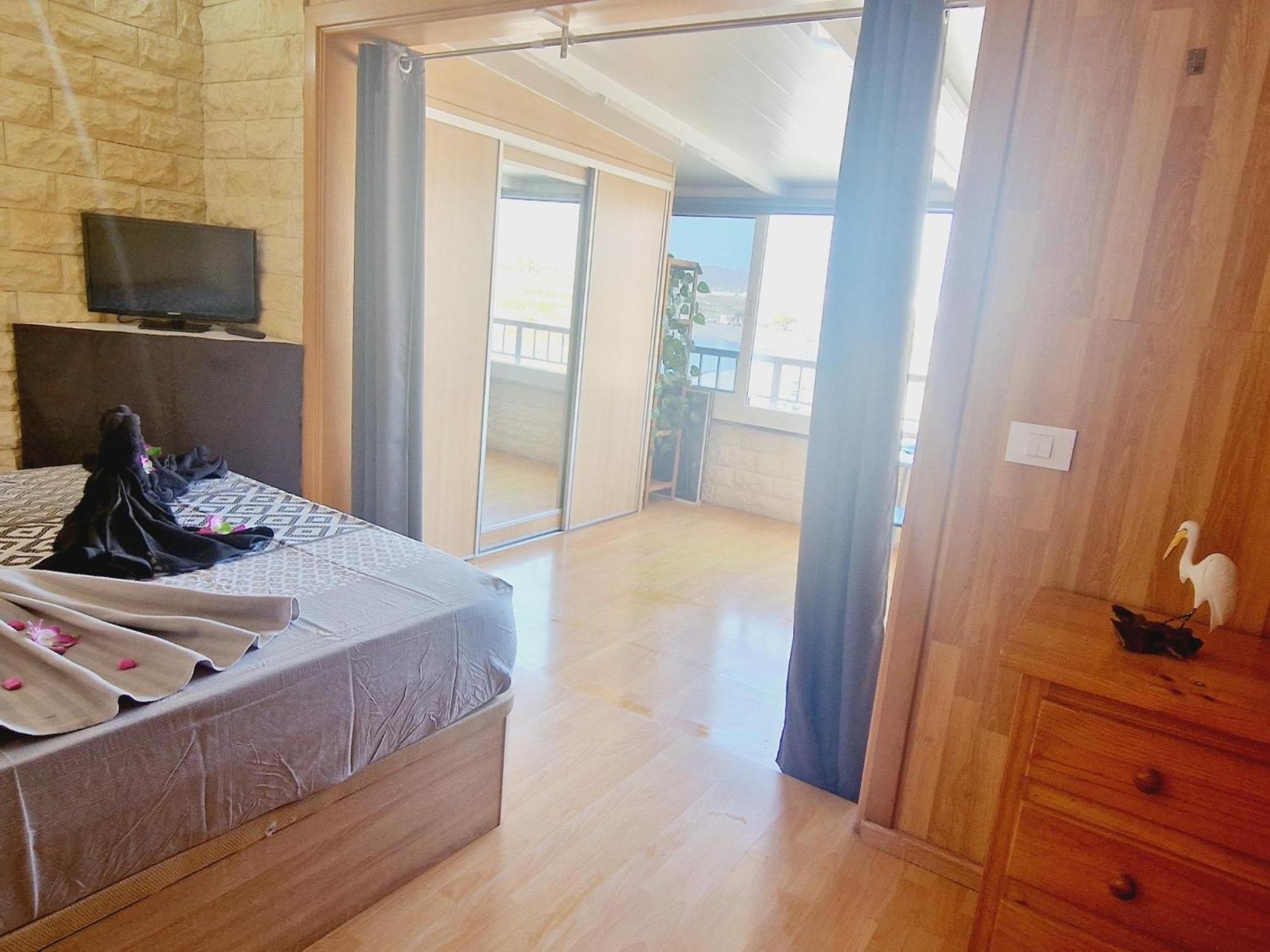 Small Rooftop, Ocean View อาโรนา ภายนอก รูปภาพ