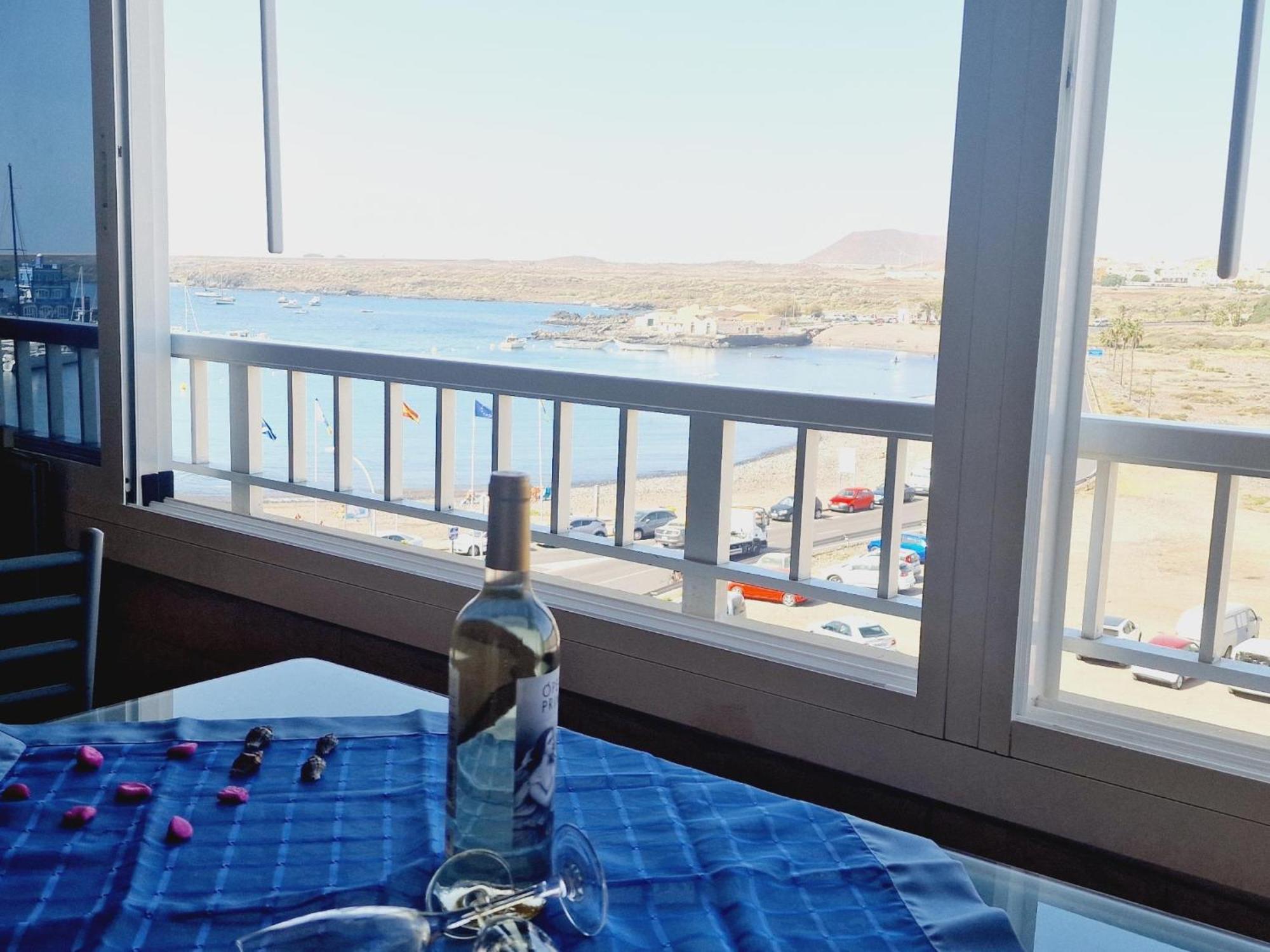 Small Rooftop, Ocean View อาโรนา ภายนอก รูปภาพ