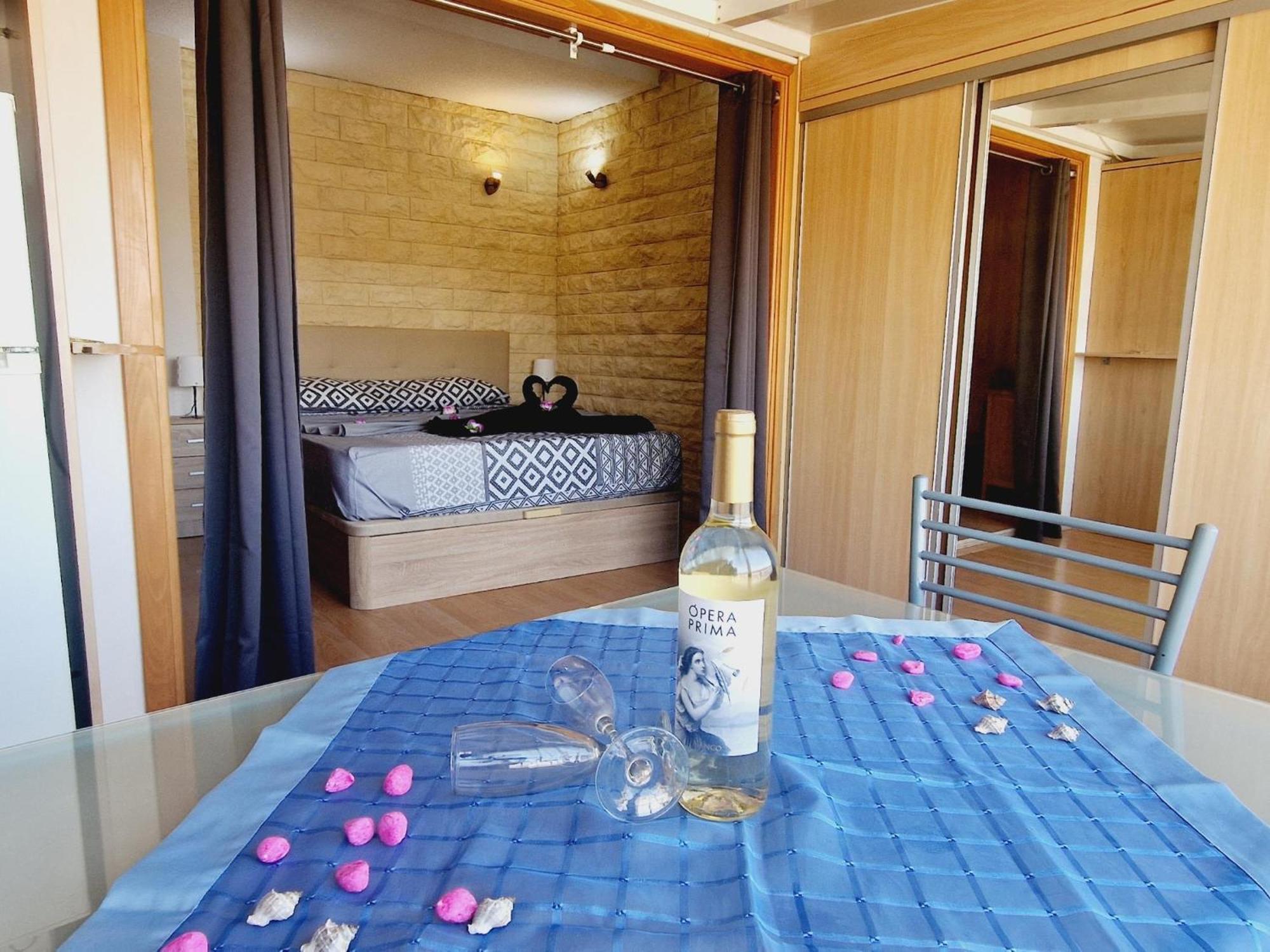 Small Rooftop, Ocean View อาโรนา ภายนอก รูปภาพ