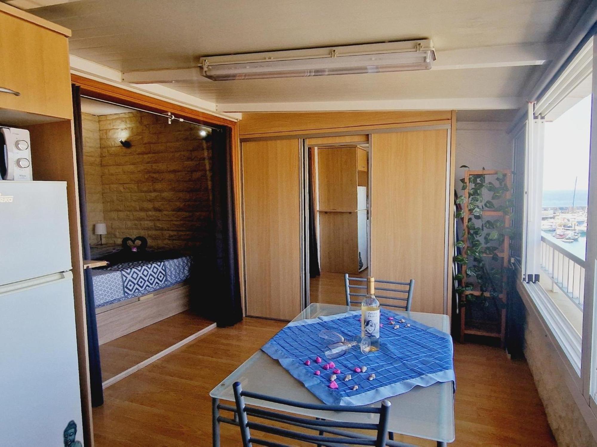 Small Rooftop, Ocean View อาโรนา ภายนอก รูปภาพ